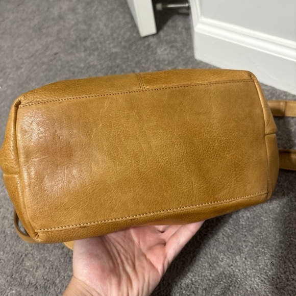 Latico Leathers Nash Tote/Crossbody - Picture 6 of 11